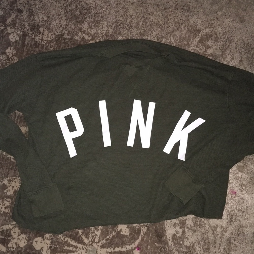 NWOT CROPPED VS PINK THERMAL